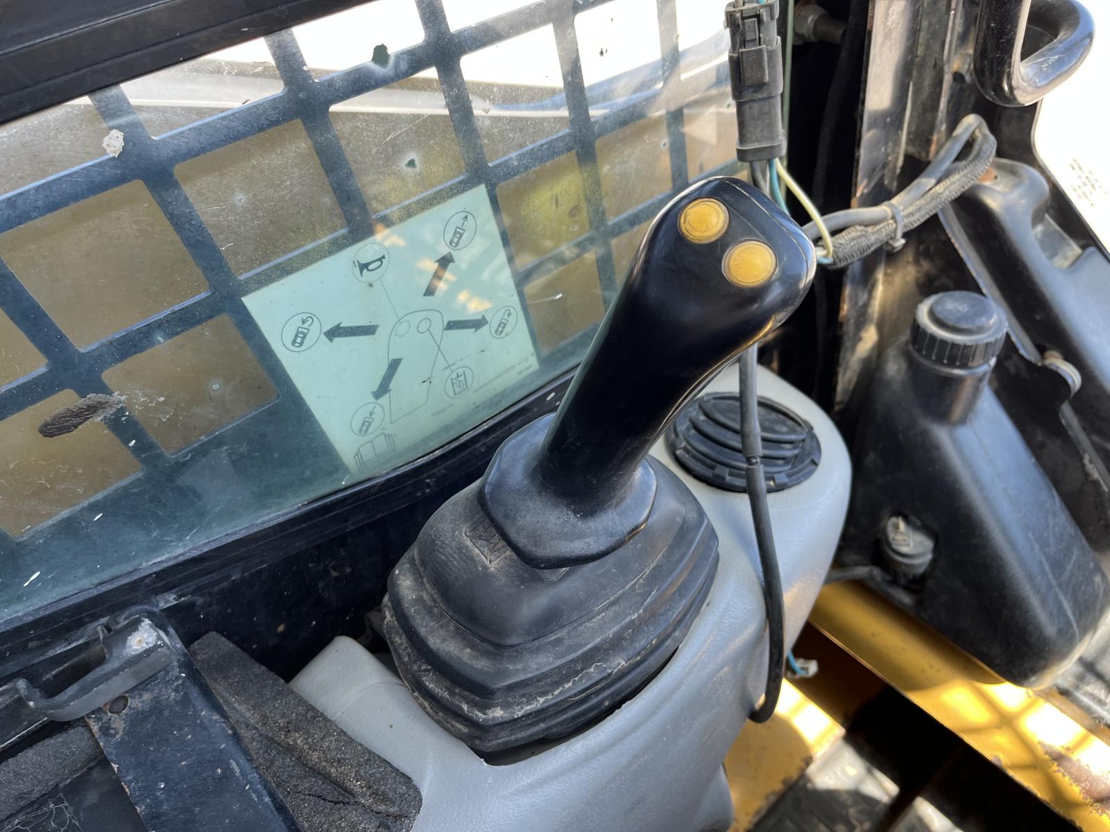 ./imagenes/INVOICE/2019/15904/CATERPILLAR 232B (17).JPG